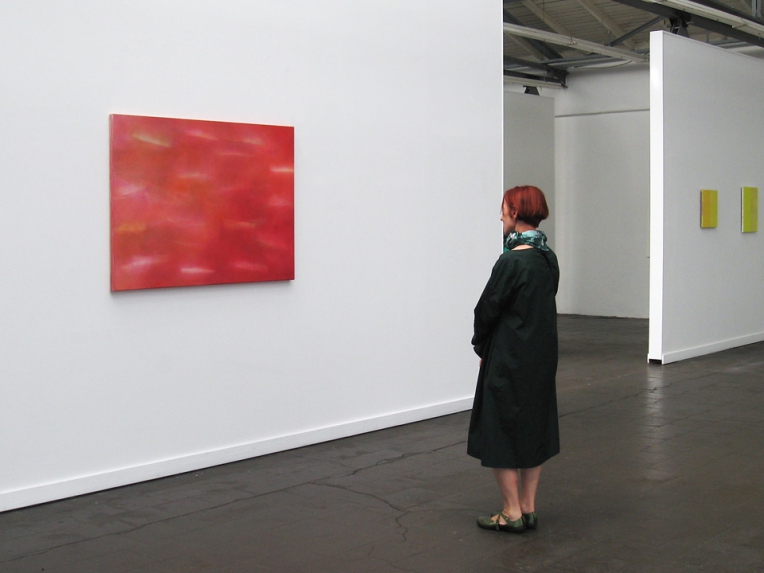Red Story, 2014. Acryl/ Nessel, 95 x 130 cm, li: SF/ re: KP Kremer
