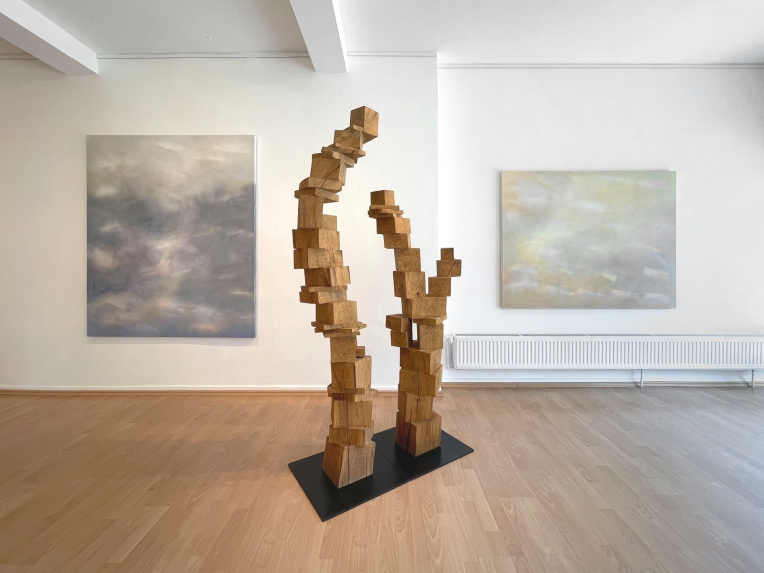 Raum für Kunst und Natur, 2025 (Holzobjekte: S. Skoberne)