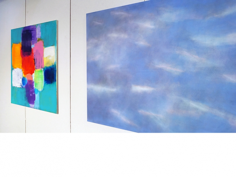 re: S.F.: Blue Story, 2014, 130 x 160 cm, Acryl/ Nessel, li: J. Hess